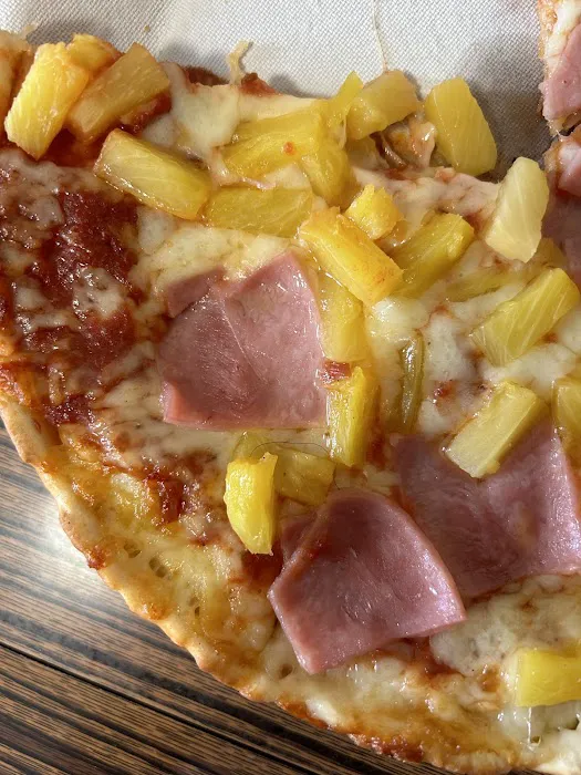 Singas Famous Pizza Picture 4