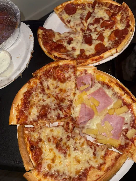 Singas Famous Pizza Picture 5