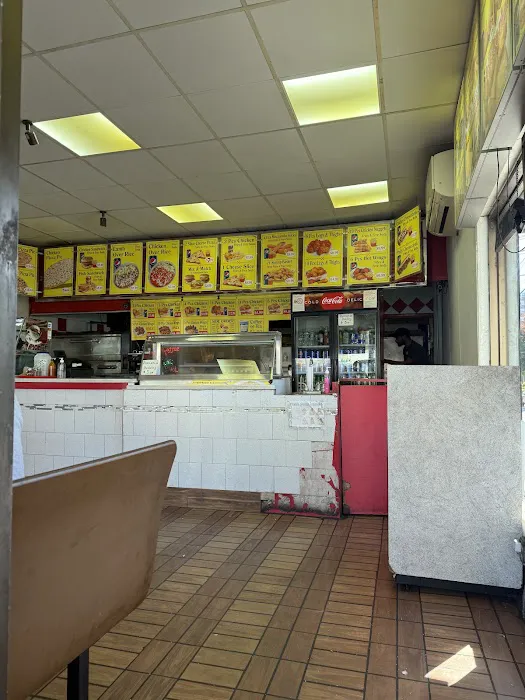 Crown Fried Chicken & Pizza (Halal) Picture 10