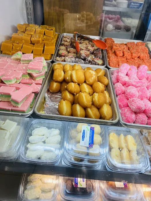 Dhaka Sweets & Restaurant (ঢাকা সুইটস) Picture 10