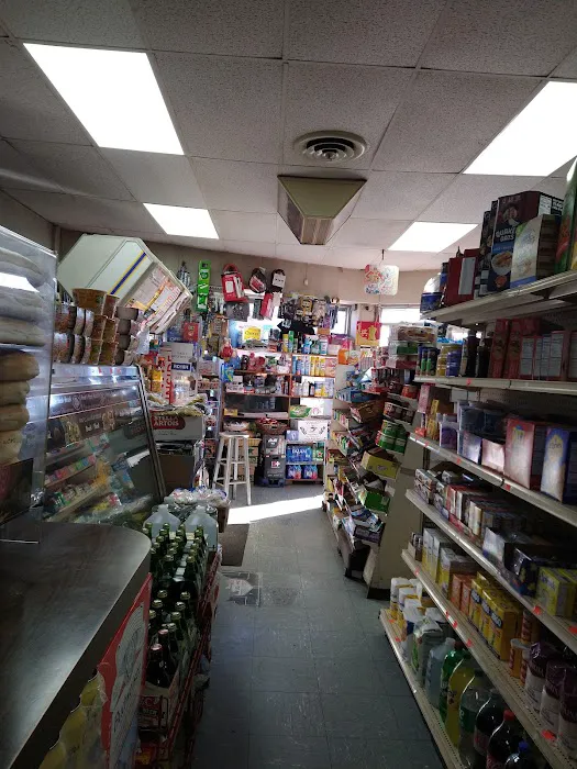 Fu Long Deli and Grocery Picture 6