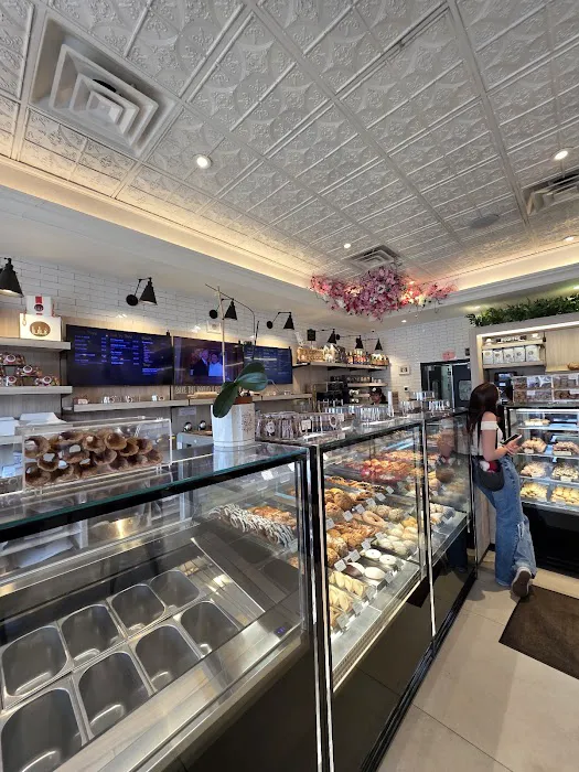 Lulu's Bakery Picture 2