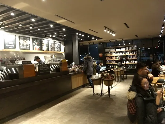 Starbucks Picture 3