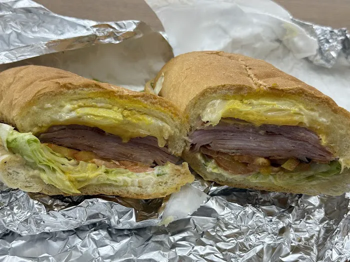 Tommy's Deli Picture 4