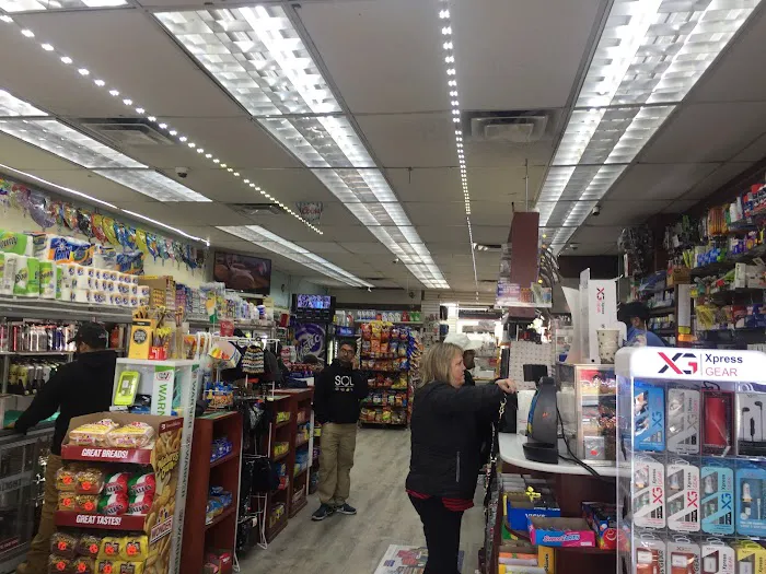 Fresh Meadows Deli & Grocery Picture 5