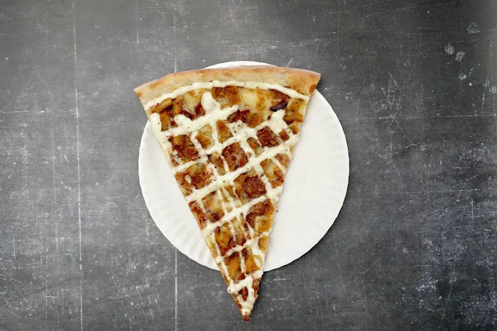 Regina's Pizzeria Picture 8