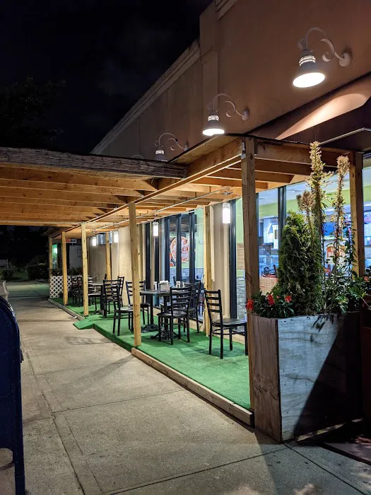 Regina's Pizzeria Picture 1