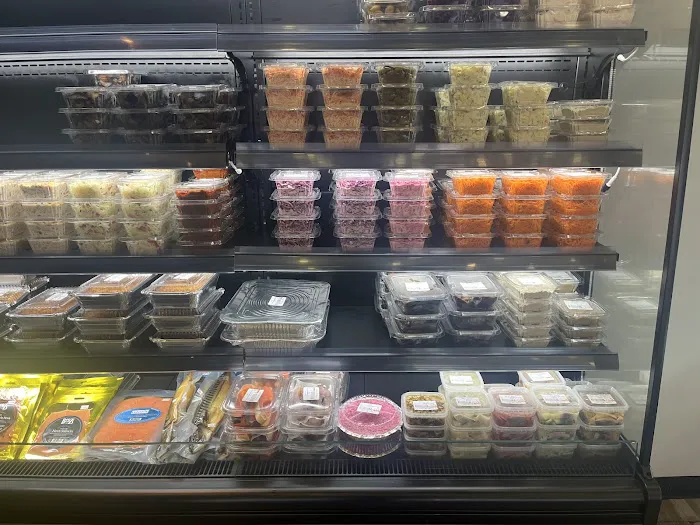 Isaacs Kosher Deli Picture 4
