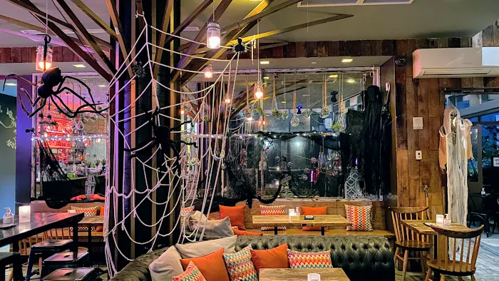 Leaf Bar & Lounge Picture 6