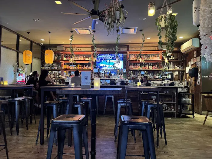 Leaf Bar & Lounge Picture 5