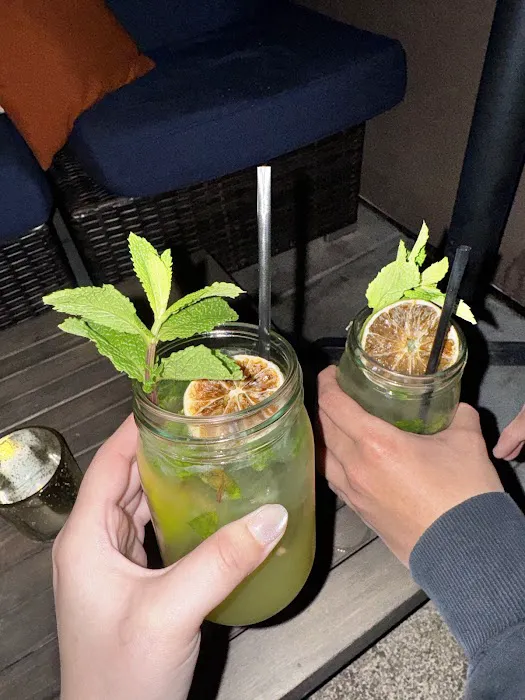 Leaf Bar & Lounge Picture 8