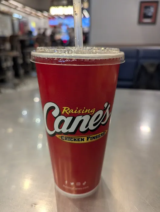 Raising Cane's Chicken Fingers Picture 5