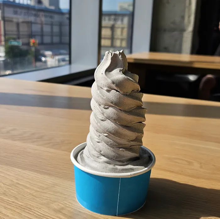 Soft Swerve Ice Cream 扭扭冰 Picture 4