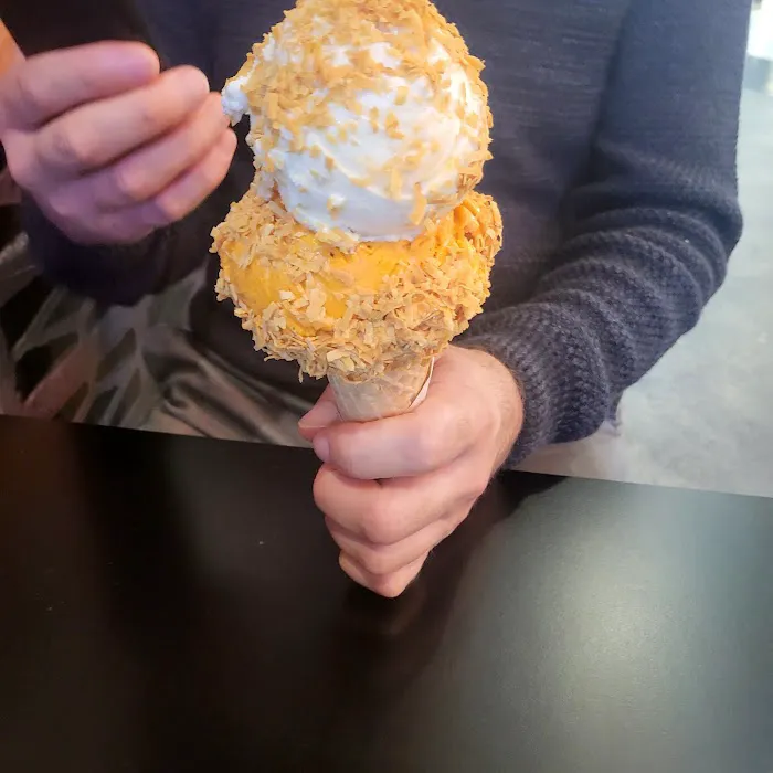 Soft Swerve Ice Cream 扭扭冰 Picture 2
