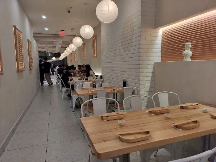 Akino (Flushing) Picture 1
