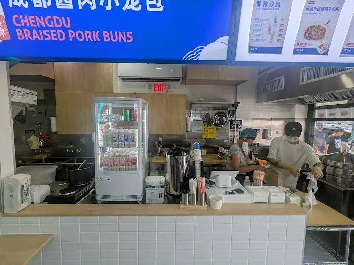 Lee & Bai Chinese noodles and buns Picture 2