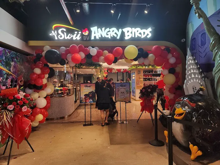 iSwii by Angry Birds Retail Cafe Picture 5