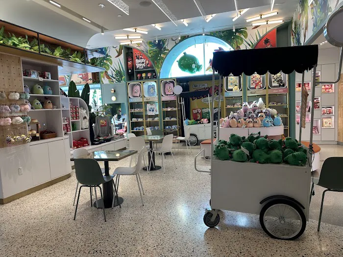 iSwii by Angry Birds Retail Cafe Picture 2