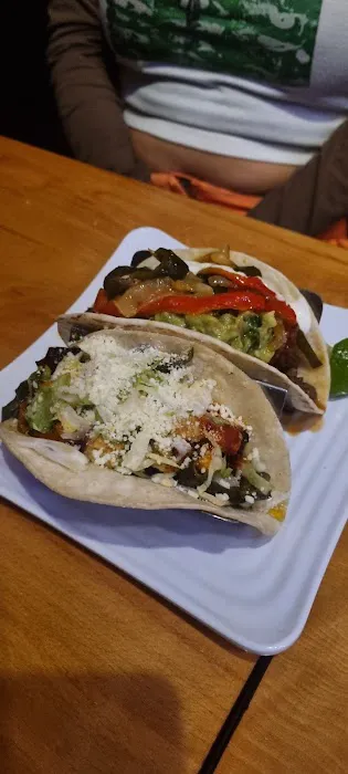 TAQUERIA LAS CHELAS Picture 6