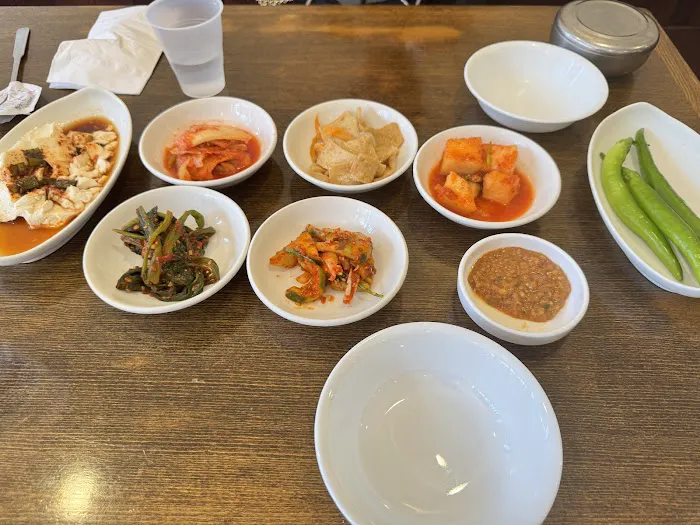 JeunJu Korean Restaurant 전주식당 | 전주할매칼국수 - Authentic Korean home style food Picture 8