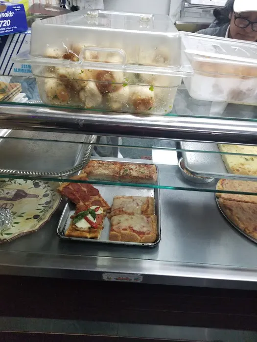 Denise Pizzeria & Italian Restaurant III Picture 5