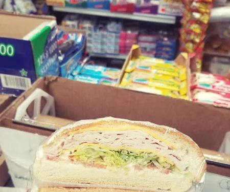 Sam's St Deli & Grocery