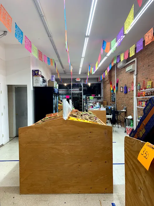 Fruteria & grocery 75th st Picture 9