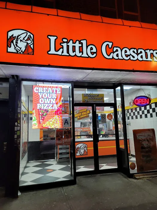 Little Caesars Pizza Picture 4