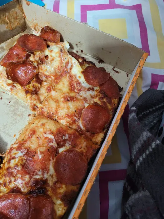 Little Caesars Pizza Picture 3