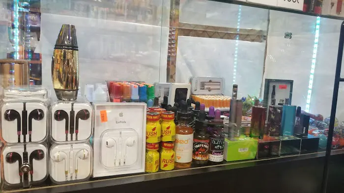 UYA DELI & GROCERIES Picture 1