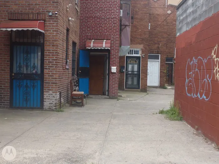 107 Deli & Grocery Picture 7