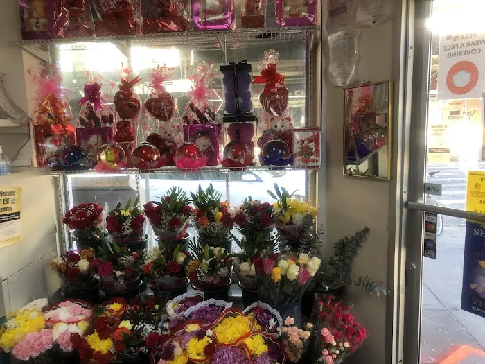 Reina De La Nube Deli & Flowers Picture 7