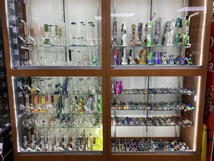 Family Grocery , Deli & Smoke shop Picture 6