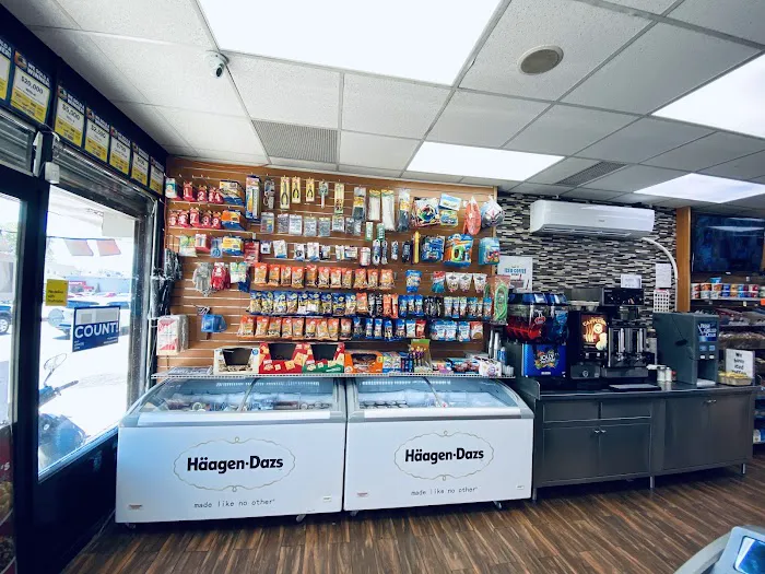 Family Grocery , Deli & Smoke shop Picture 4