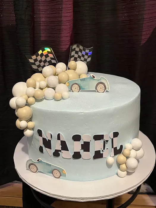 Desire's Dominican Cakes Picture 4