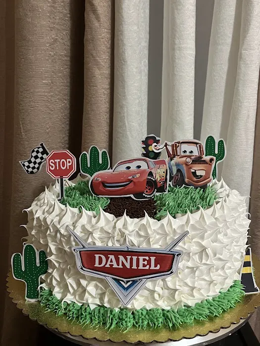 Desire's Dominican Cakes Picture 3