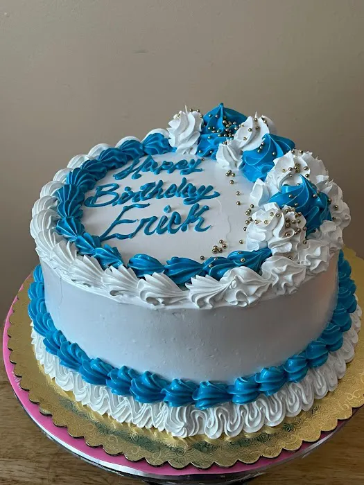 Desire's Dominican Cakes Picture 9