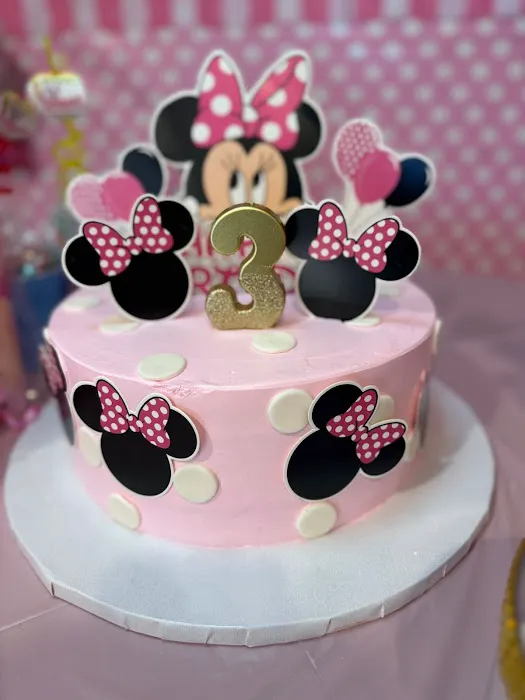 Desire's Dominican Cakes Picture 8
