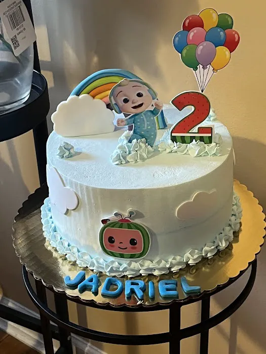 Desire's Dominican Cakes Picture 2