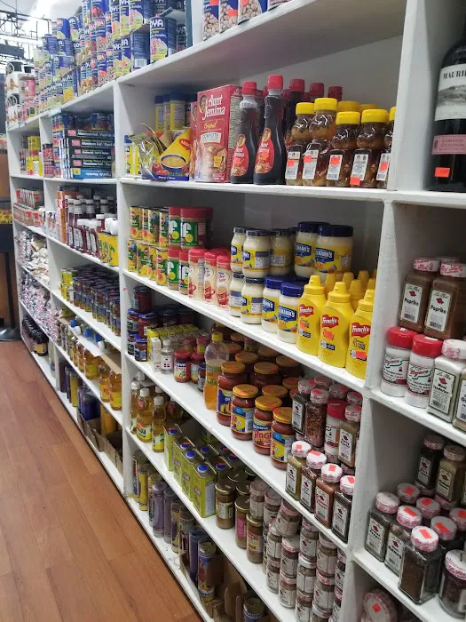 Los Chamona Deli Picture 5