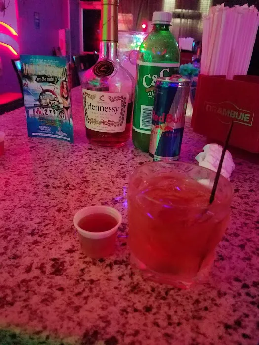 Island Mix Restaurant Bar & Lounge Picture 5