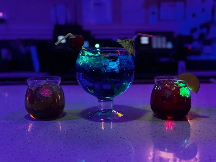 Epic Lounge Picture 2