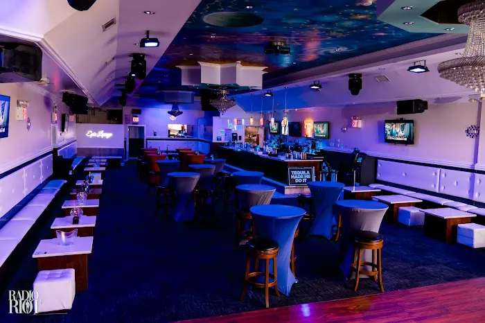 Epic Lounge Picture 10