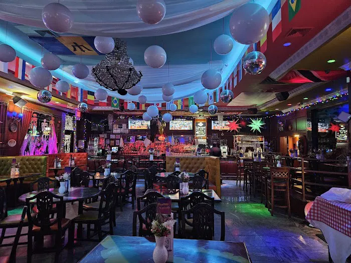 Flamingo Restaurant & Mantra Lounge Picture 10