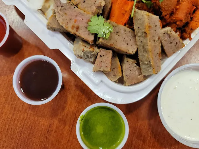 Zaki's Halal Food Truck 2 Picture 2