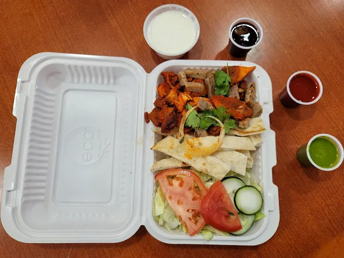 Zaki's Halal Food Truck 2 Picture 4