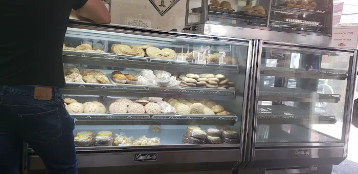 Girasol Bakery Picture 5