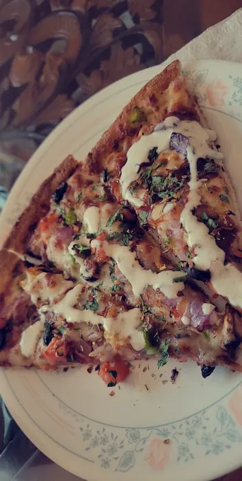 Chicago's Pizza With A Twist - Richmond Hill, NY Picture 6