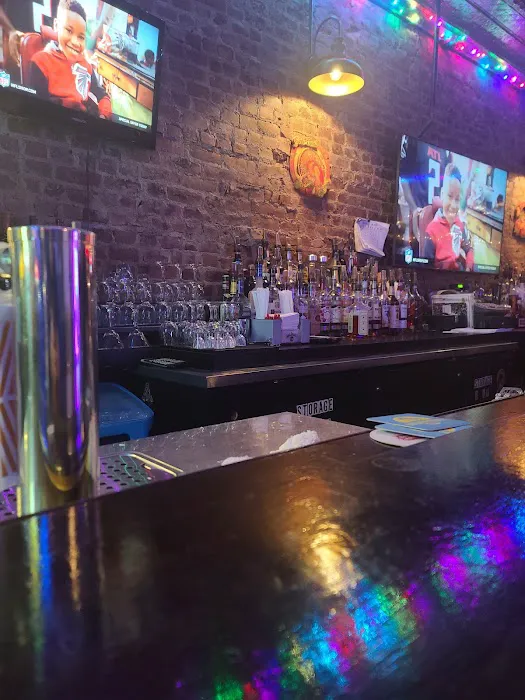 Mike's Tavern Picture 6