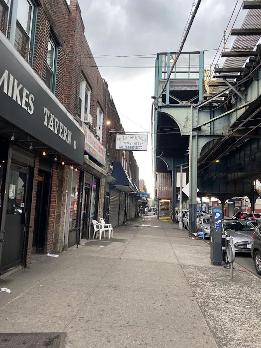 Mike's Tavern Picture 8